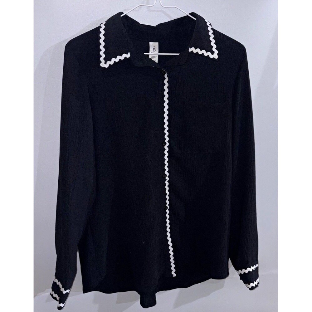 B Women’s Blouse S Black/White Solid Collared Long Sleeve Button Ricrac Trim